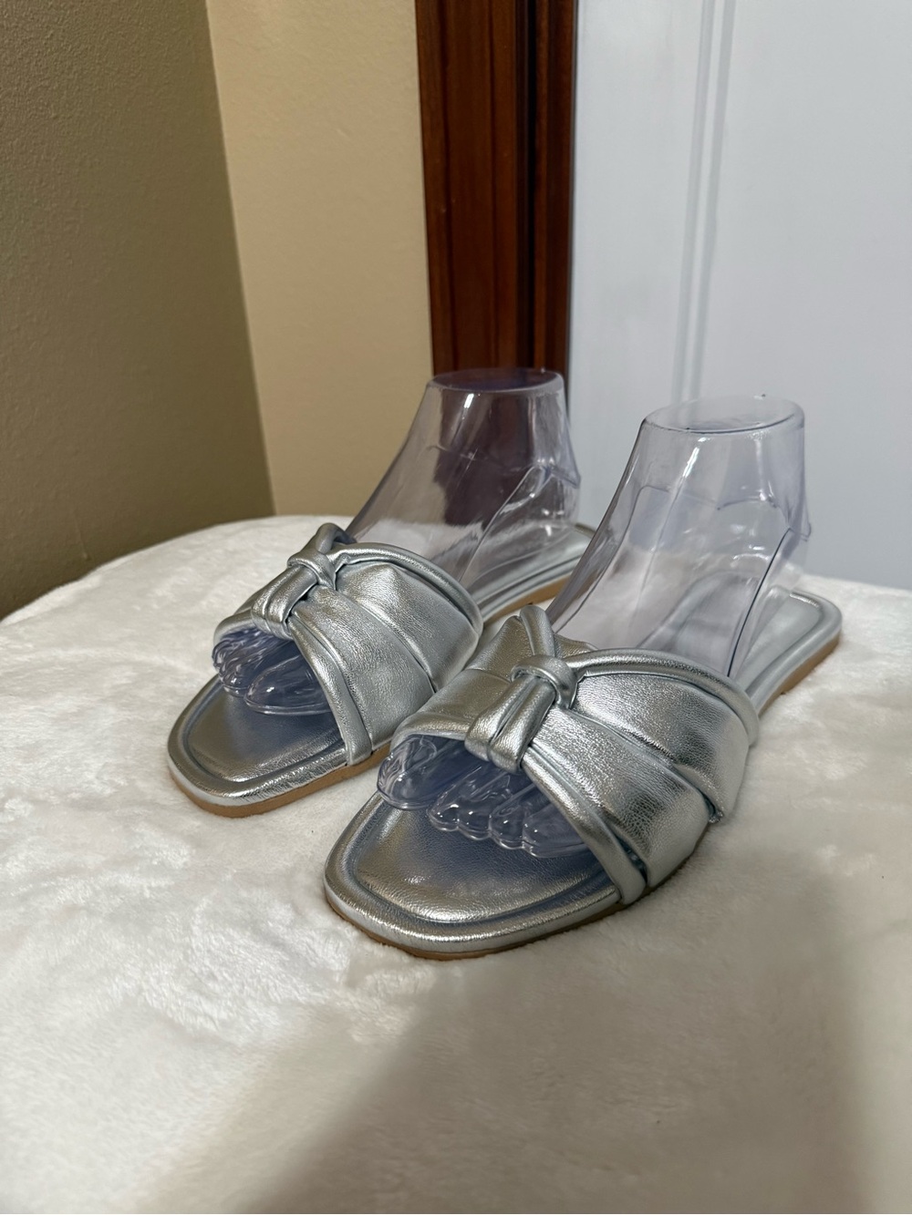 Seychelles Metallic Silver Knot Slide Sandals 8.5 NWOT - Picture 6 of 6